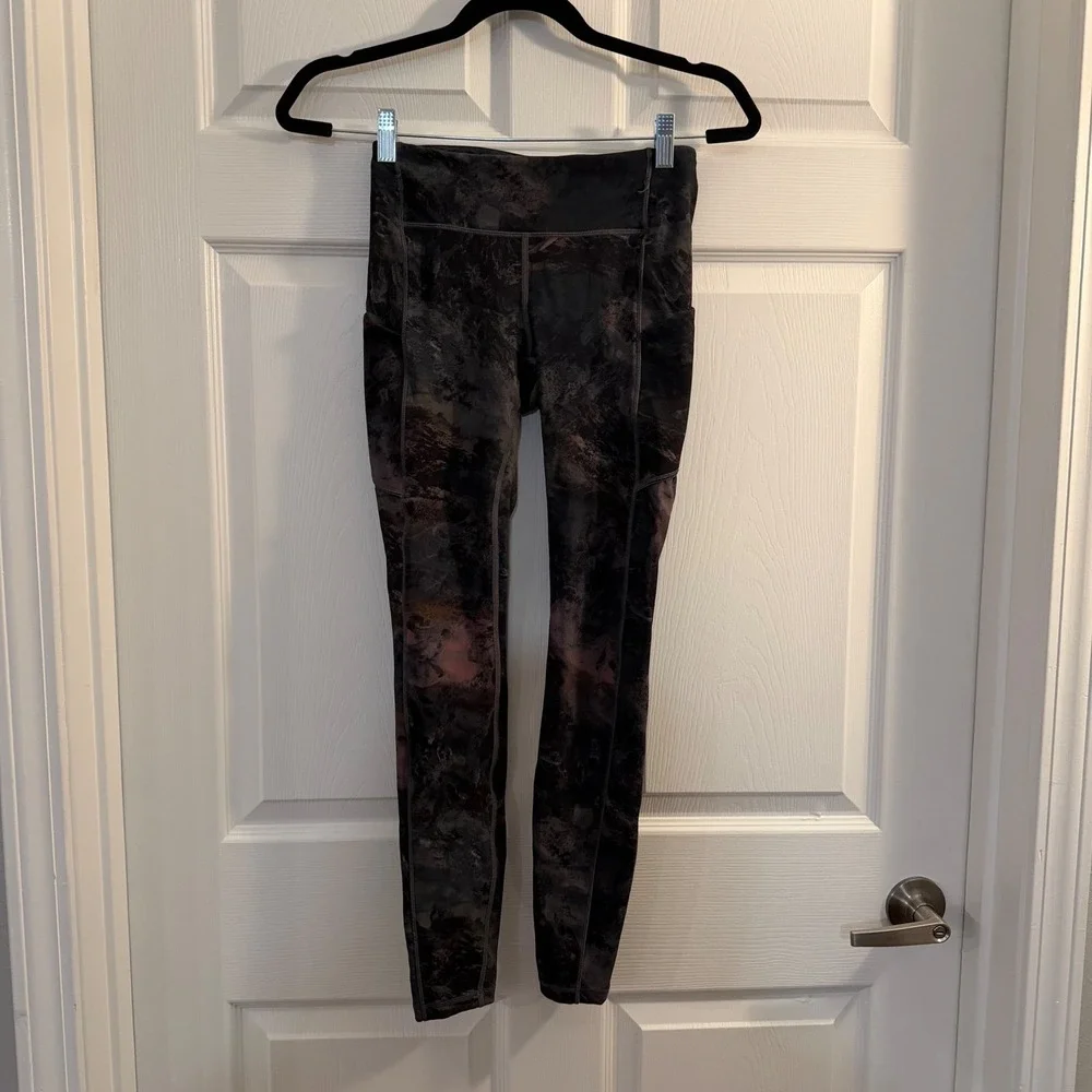 Lululemon Speed Up Tight *Full-On‎ Luxtreme 28 Radiant Multi size 4